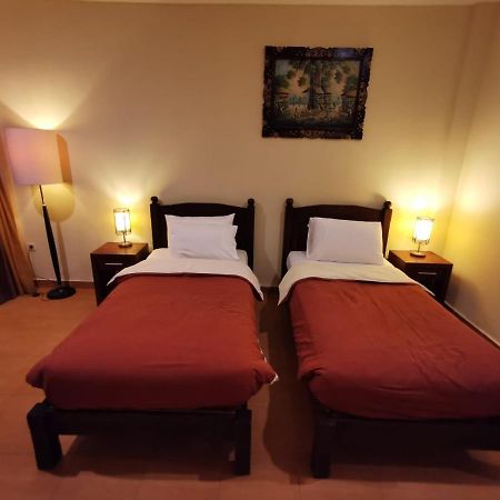 סנגיגי Dalia Budget Hotel מראה חיצוני תמונה
